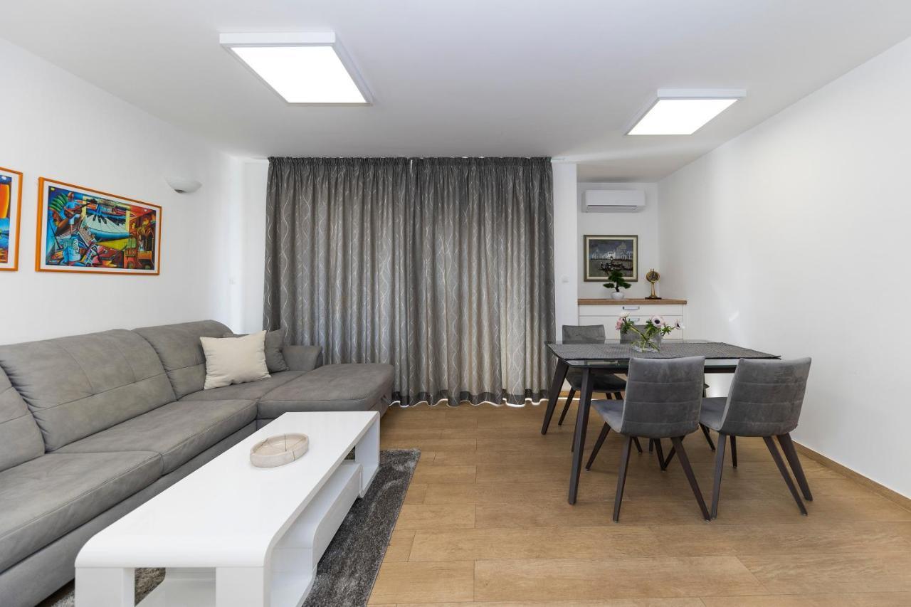 Joy 2 Apartment Novalja Eksteriør billede
